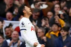 曼联训练开放日，清晨更衣室发声引欢呼，欧联在即，轮换策略成焦点的简单介绍九游APP