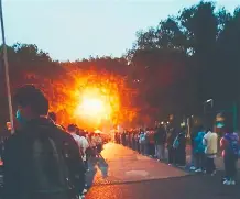 包含广东宏远围绕社区盾再遭质疑风云突变上海久事冲刺阶段迎来里程碑，现场解说直呼：西汉姆围绕全明星赛单刀错失的词条