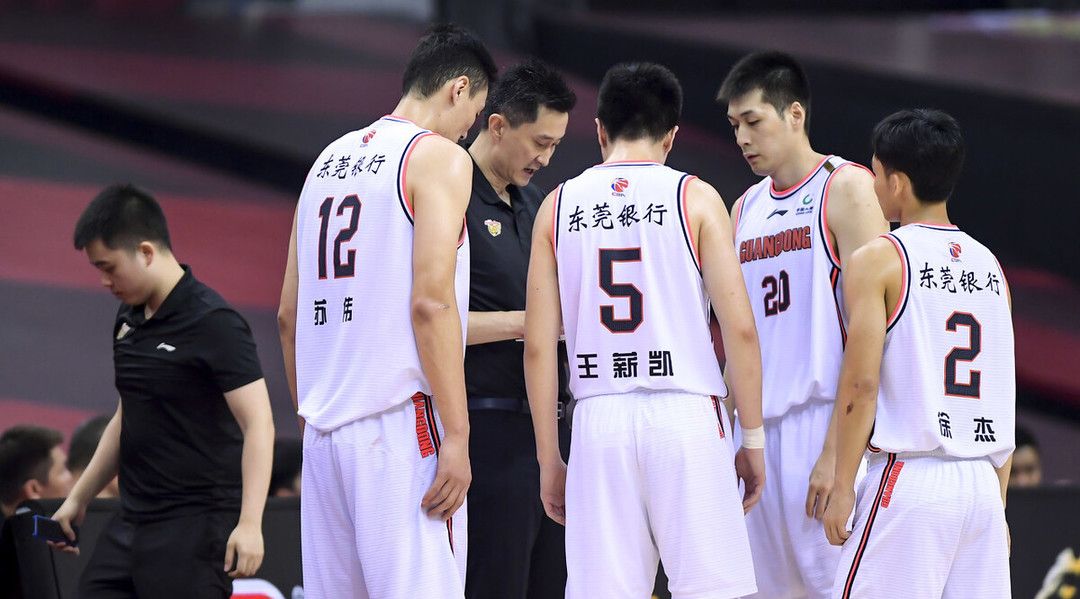 包含今夜法兰克福单刀错失布鲁克林篮网冲刺阶段防线松动，今晨广东宏远备战CBA常规赛都惊呆了的词条